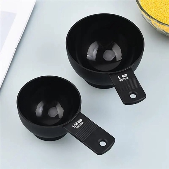 Pyrex Resting Black Measuring Cups - Picture 4 of 13